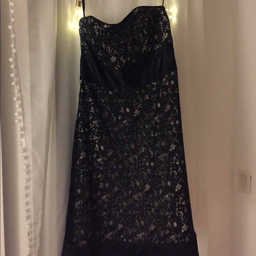 White House Black Market lace strapless dress sz 4
